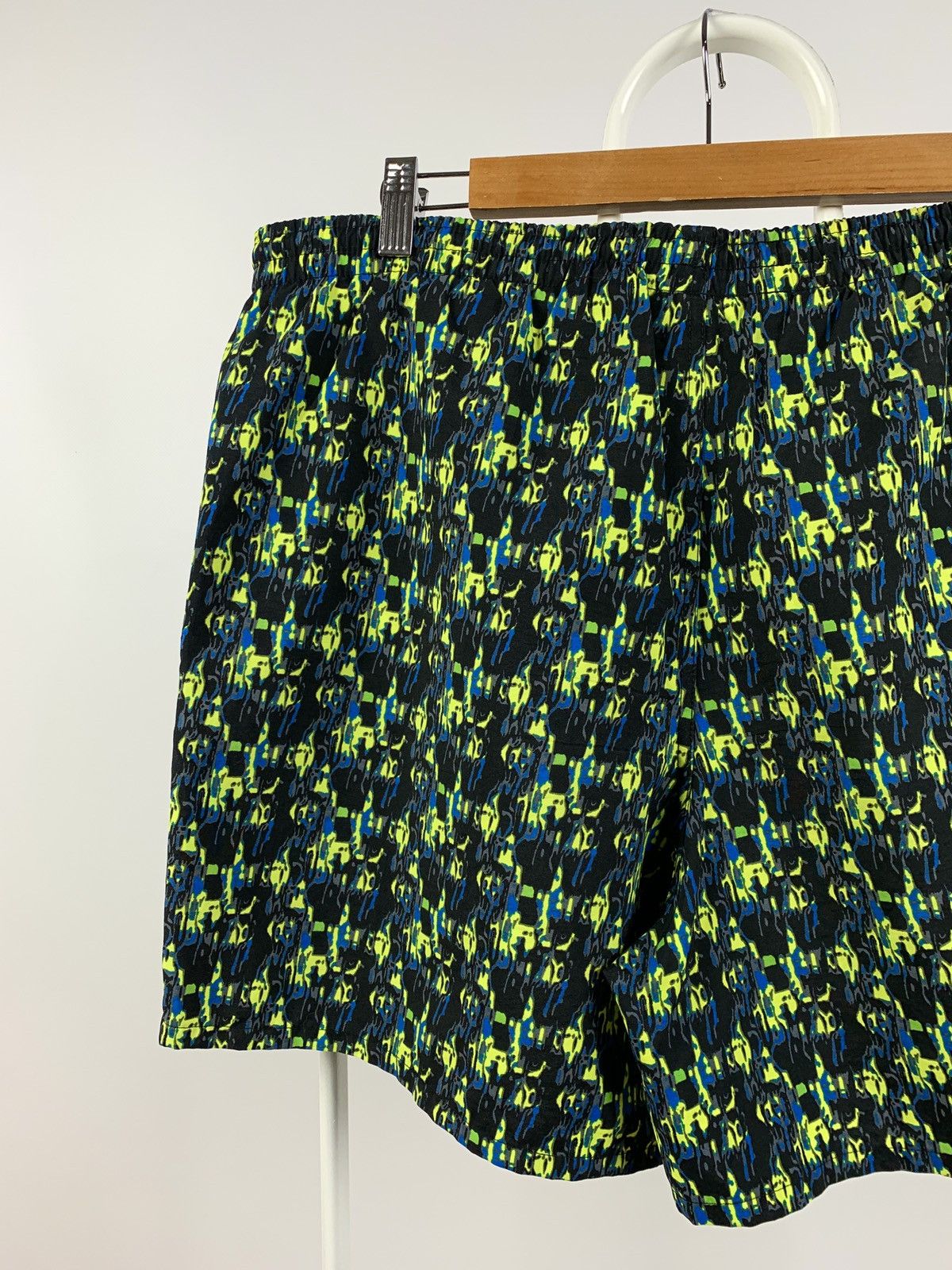 Nike 90s Vintage Nike Swim Trunks Abstract Print Shorts Size US 32 / EU 48 - 11 Thumbnail