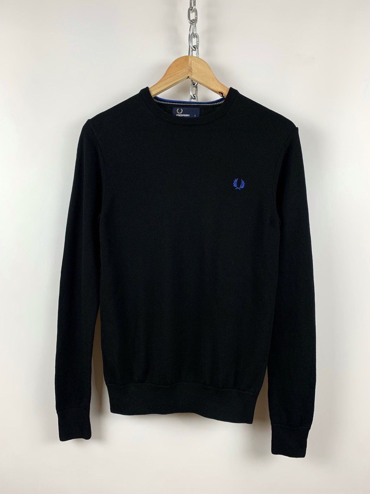 Fred Perry Vintage Fred Perry Merino Wool Black Sweater Size US S / EU 44-46 / 1 - 1 Thumbnail