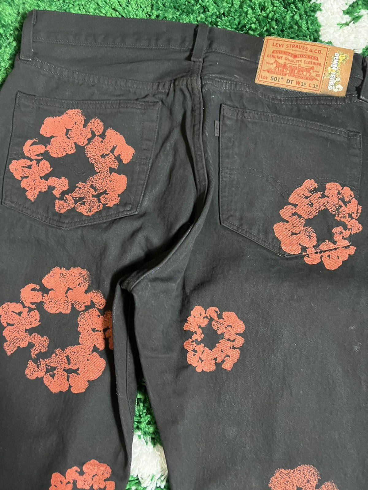 DENIM TEARS × Levi's Denim Tears Levis Red Clay Cotton Wreath Jeans Size US 32 / EU 48 - 10 Thumbnail