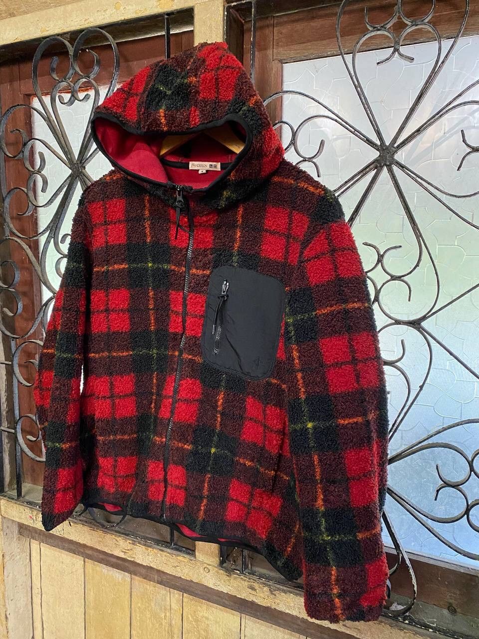 Japanese Brand 🔥ACCEPT BINDING OFFER🔥J.W ANDERSON X UNIQLO FLEECE JACKET Size US M / EU 48-50 / 2 - 4 Thumbnail