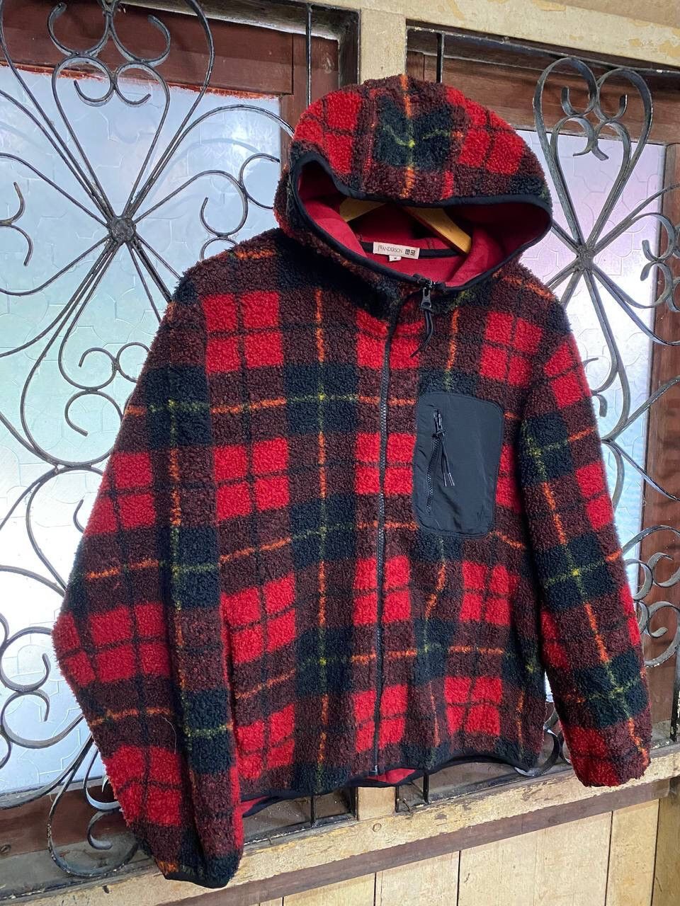 Japanese Brand 🔥ACCEPT BINDING OFFER🔥J.W ANDERSON X UNIQLO FLEECE JACKET Size US M / EU 48-50 / 2 - 3 Thumbnail