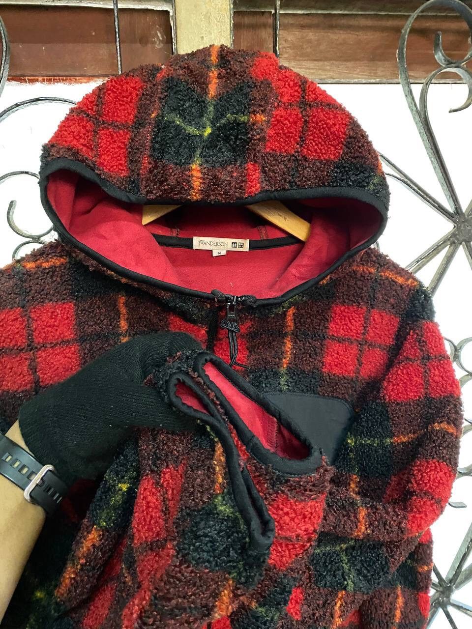 Japanese Brand 🔥ACCEPT BINDING OFFER🔥J.W ANDERSON X UNIQLO FLEECE JACKET Size US M / EU 48-50 / 2 - 7 Thumbnail