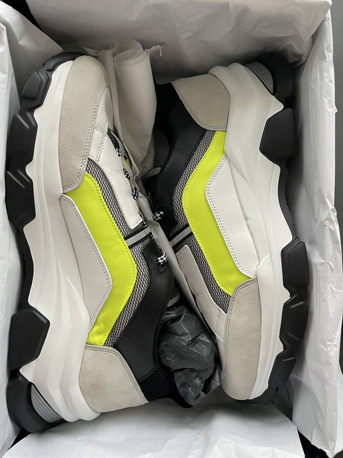 Prada Rare Limited Edition Logo Mid Top Leather Sneakers Brand New Size US 9 / EU 42 - 11 Thumbnail