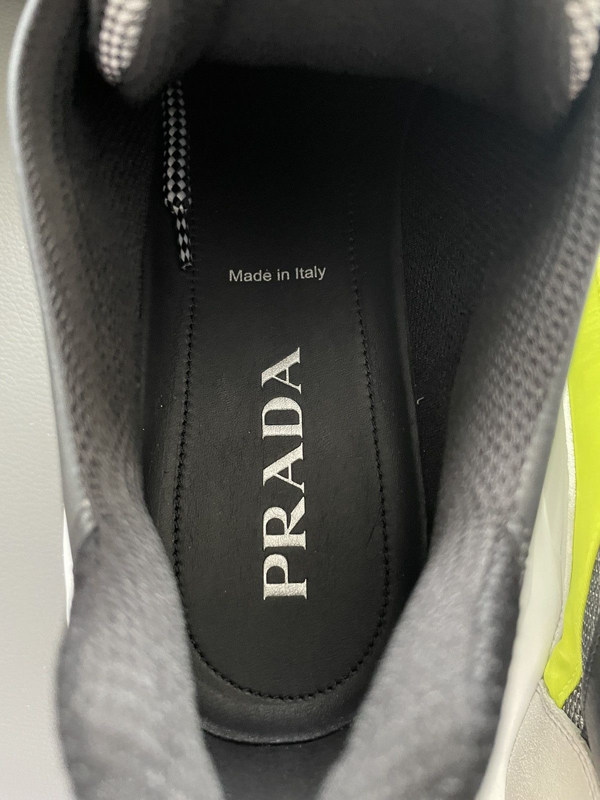Prada Rare Limited Edition Logo Mid Top Leather Sneakers Brand New Size US 9 / EU 42 - 6 Thumbnail