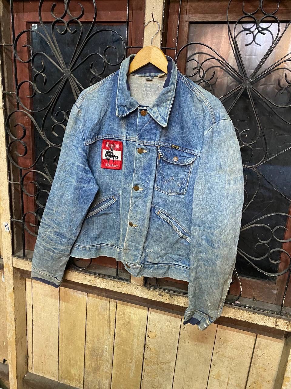 Vintage Vintage 80s Wrangler Distressed Trucker Denim Jacket Size US XL / EU 56 / 4 - 2 Thumbnail