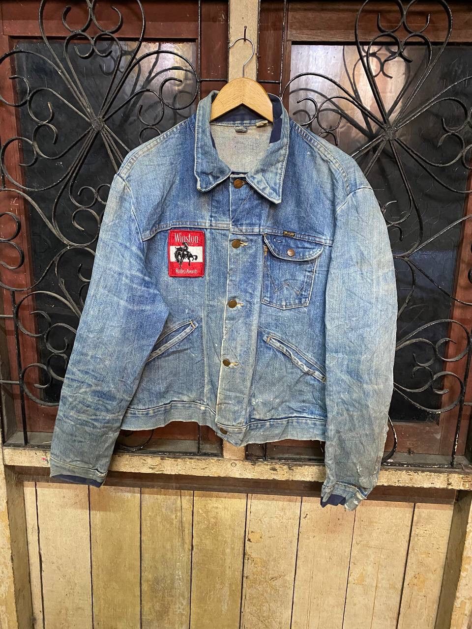 Vintage Vintage 80s Wrangler Distressed Trucker Denim Jacket Size US XL / EU 56 / 4 - 1 Thumbnail