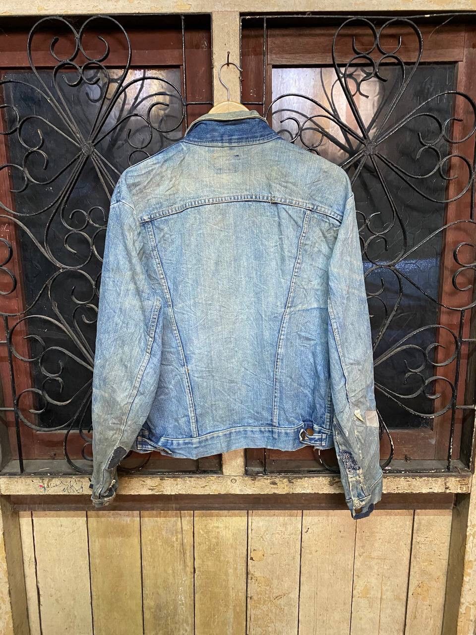 Vintage Vintage 80s Wrangler Distressed Trucker Denim Jacket Size US XL / EU 56 / 4 - 4 Thumbnail
