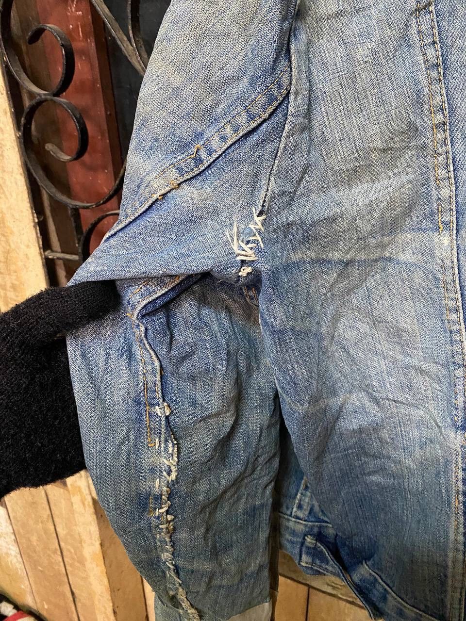 Vintage Vintage 80s Wrangler Distressed Trucker Denim Jacket Size US XL / EU 56 / 4 - 11 Thumbnail