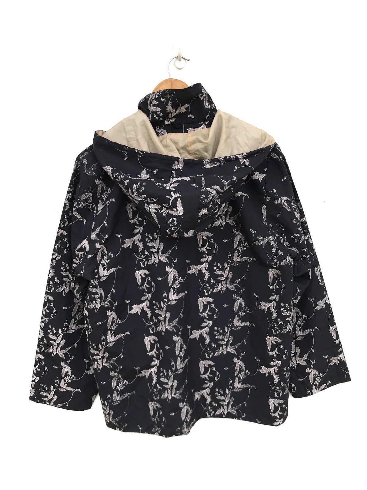 Japanese Brand Japanese Brand Black All Over Print Light Hoodie Jacket Size US S / EU 44-46 / 1 - 2 Thumbnail
