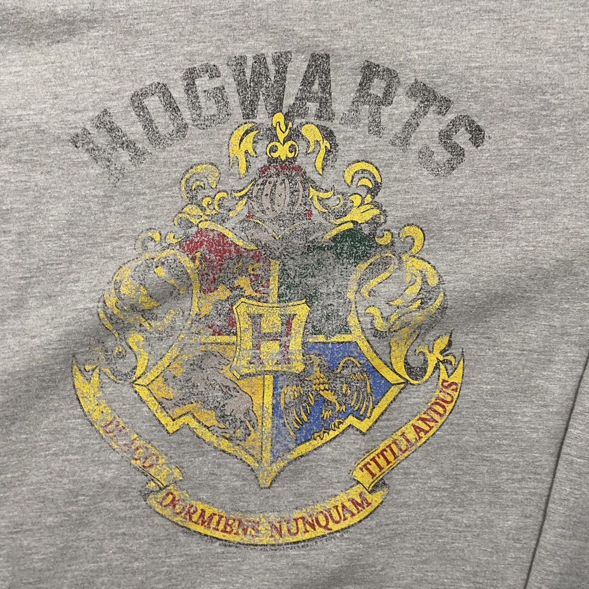 Vintage Hogwarts Sweatshirt Size US XL / EU 56 / 4 - 2 Thumbnail