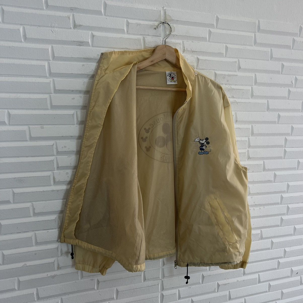 Cartoon Network × Disney × Mickey & Co. VINTAGE MICKEY @ CO DISNEY CARTOON NETWORK BIG LOGO JACKET Size US M / EU 48-50 / 2 - 10 Thumbnail