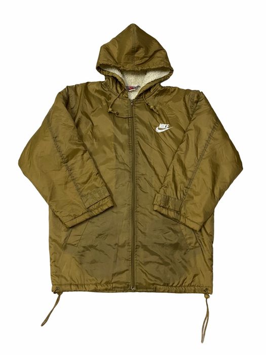 Nike shut out hot sale hooded jacket green