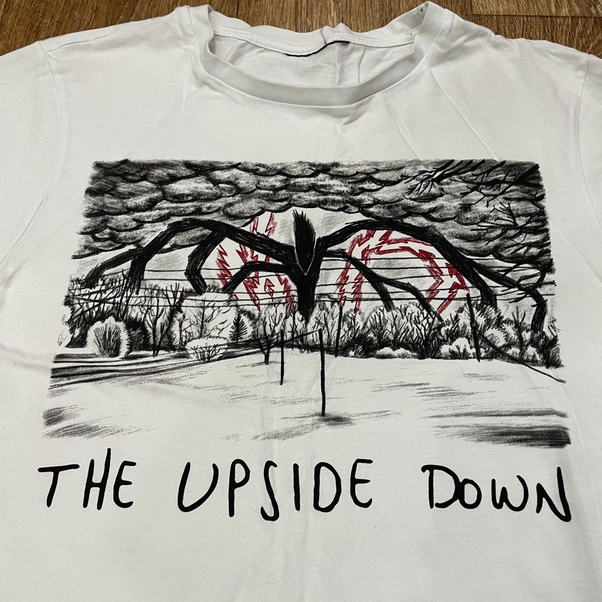Vintage Vintage Y2K Upside Down Graphic Single Stitch Tee Grunge M Size US M / EU 48-50 / 2 - 5 Thumbnail