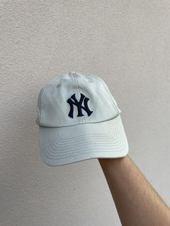 Adidas × New York Yankees