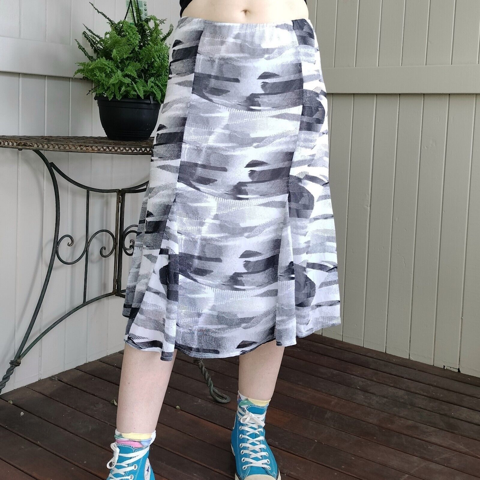 Vintage Vintage Y2K Low Rise Pleated Abstract Print Skirt Size 28" / US 6 / IT 42 - 1 Thumbnail