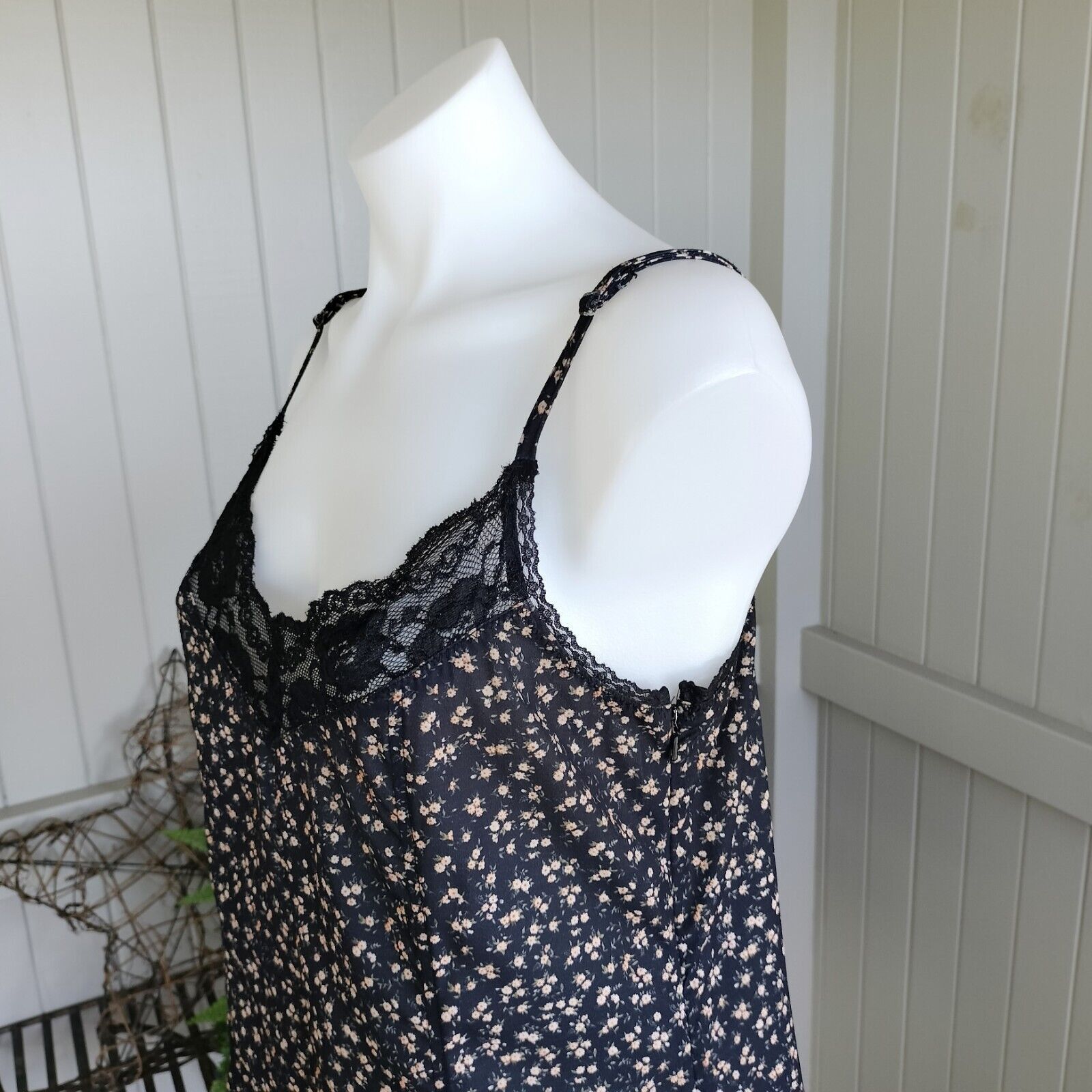 Designer × MINKPINK Minkpink Playsuit Romper Black Floral Lace Ditsy Crepe Boho Size 27" / US 4 / IT 40 - 4 Thumbnail