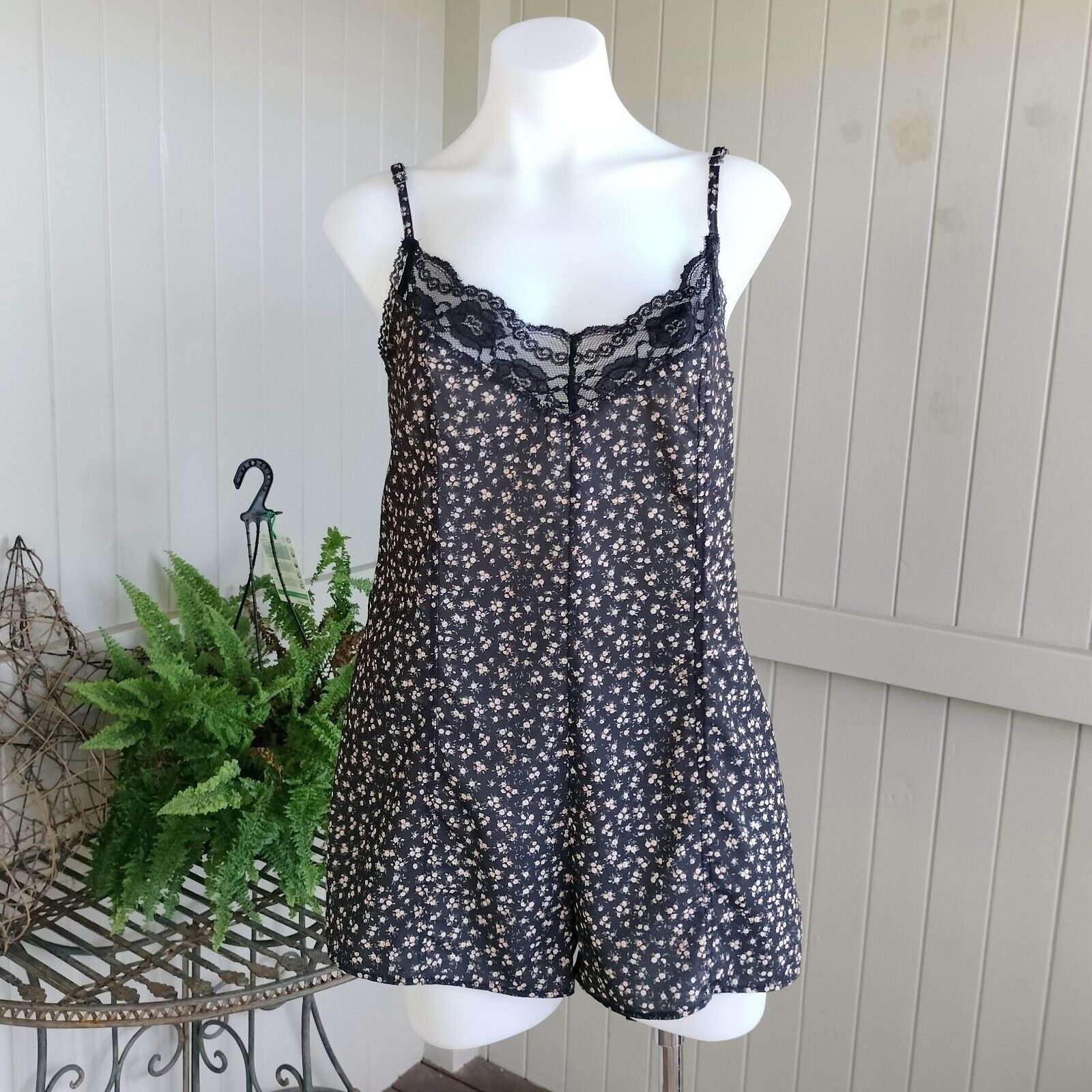 Designer × MINKPINK Minkpink Playsuit Romper Black Floral Lace Ditsy Crepe Boho Size 27" / US 4 / IT 40 - 2 Thumbnail