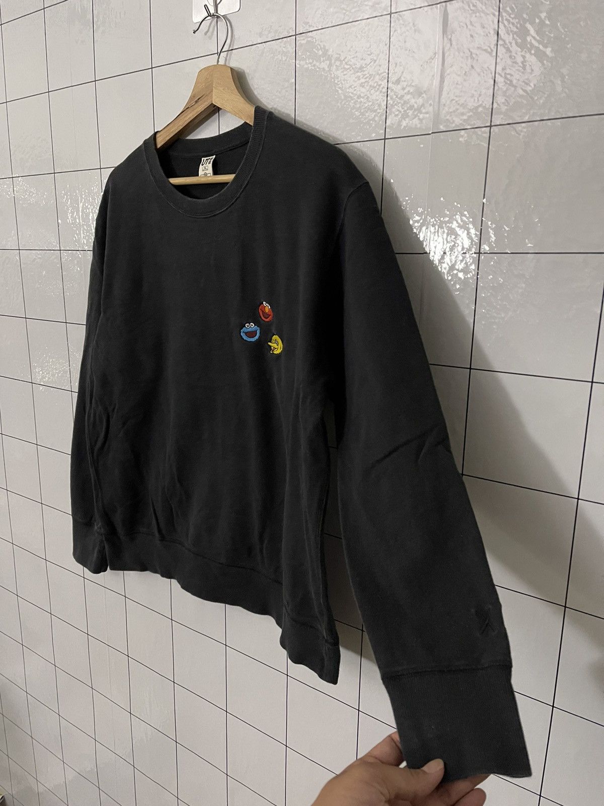 Uniqlo × Vintage Uniqlo X Kaw Sesame Street Mini Logo Embroidery Sweatshirt Size US XL / EU 56 / 4 - 3 Thumbnail