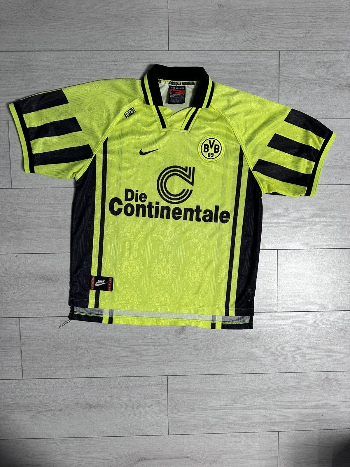 Nike Vintage Nike Borussia Dortmund soccer jersey size L Grailed