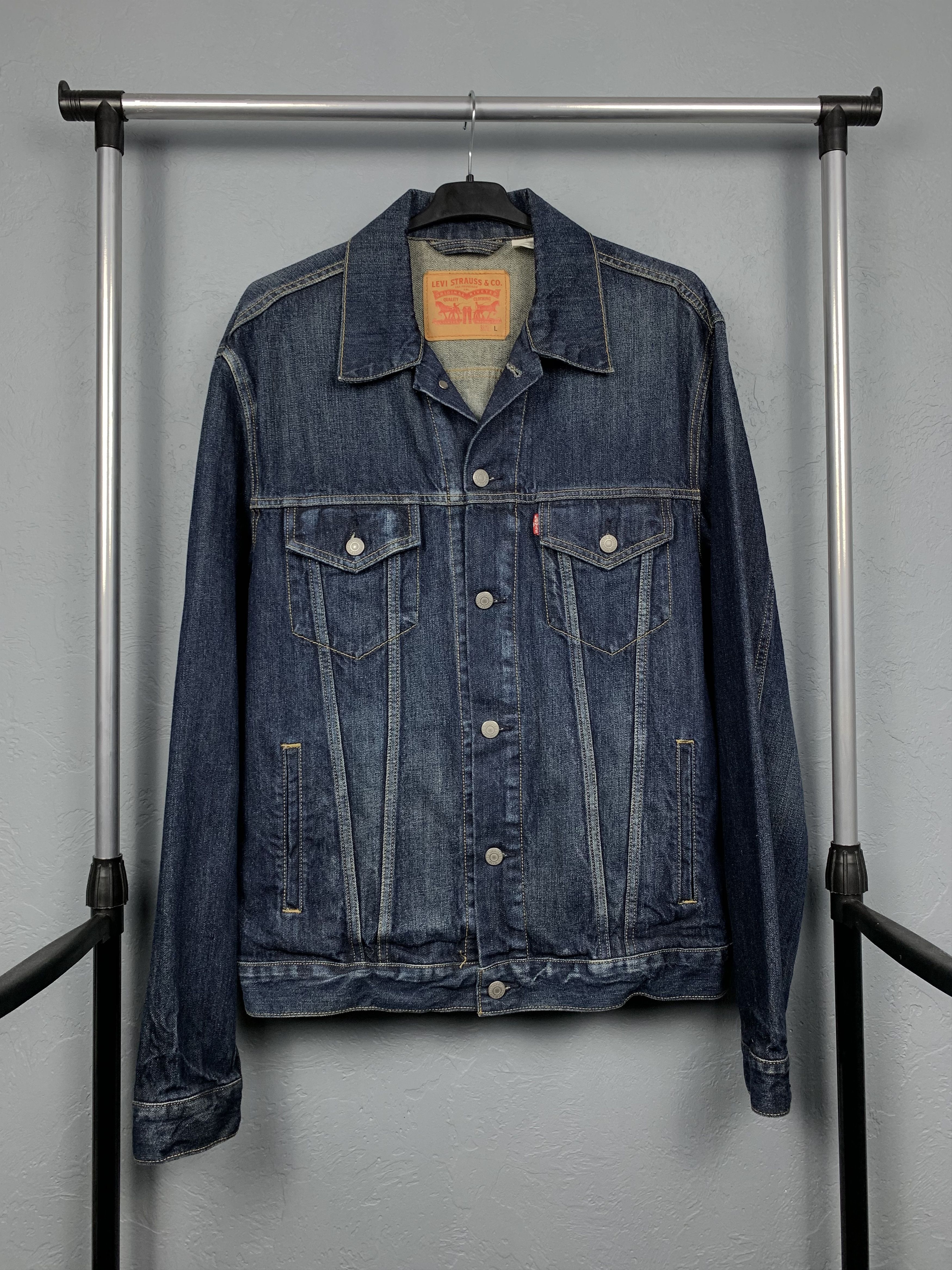 Levi's Levis Vintage Mens Trucker Denim Jacket Size US L / EU 52-54 / 3 - 1 Thumbnail