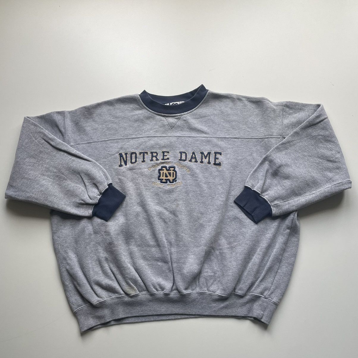 image of American College x NCAA Vintage 90's Notre Dame Fighting Irish NCAA College Crewneck in Grey (Size 