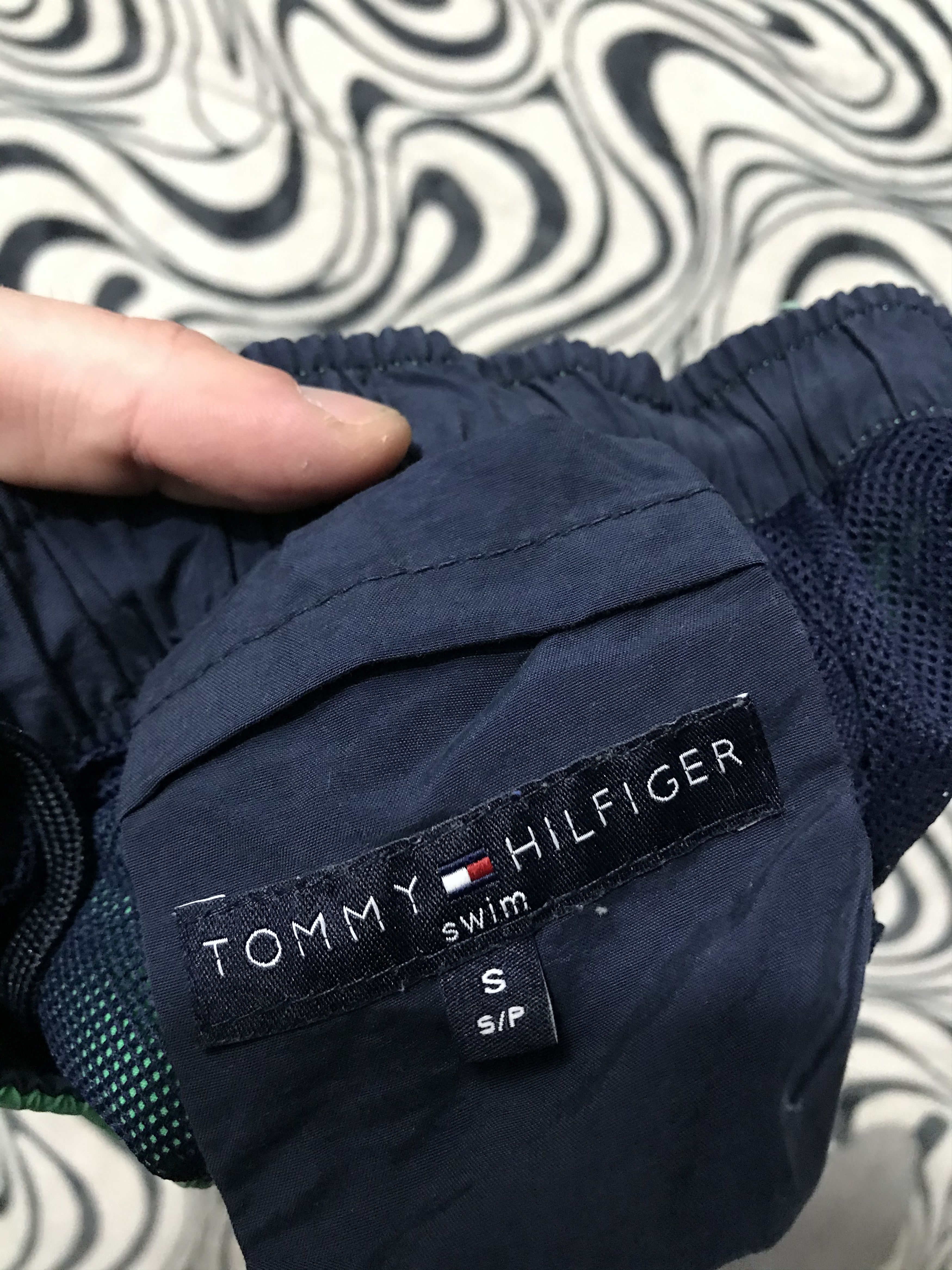 Tommy Hilfiger × Vintage Tommy Hilfiger Mens Big Logo Nylon Shorts Size US 30 / EU 46 - 3 Thumbnail