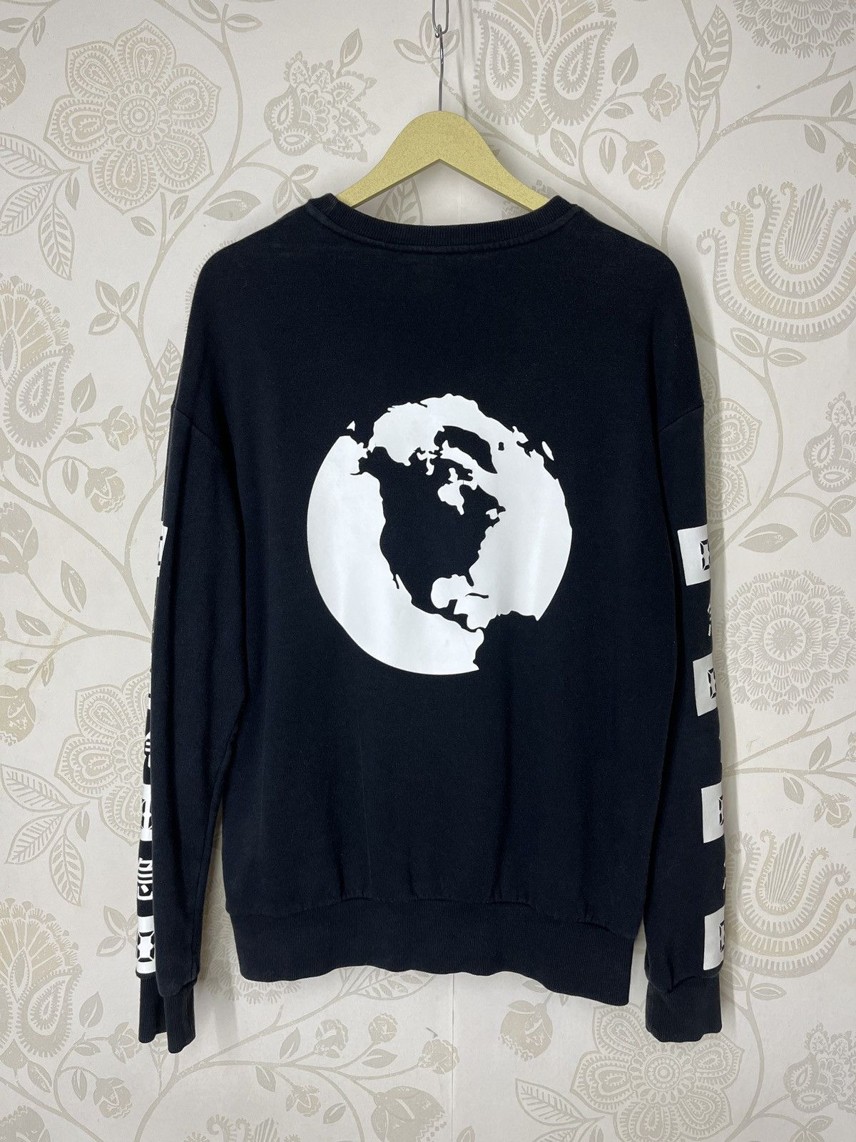 Divided × Japanese Brand Streetwear Sweatshirts Future Is Here Japanese Size US M / EU 48-50 / 2 - 17 Thumbnail
