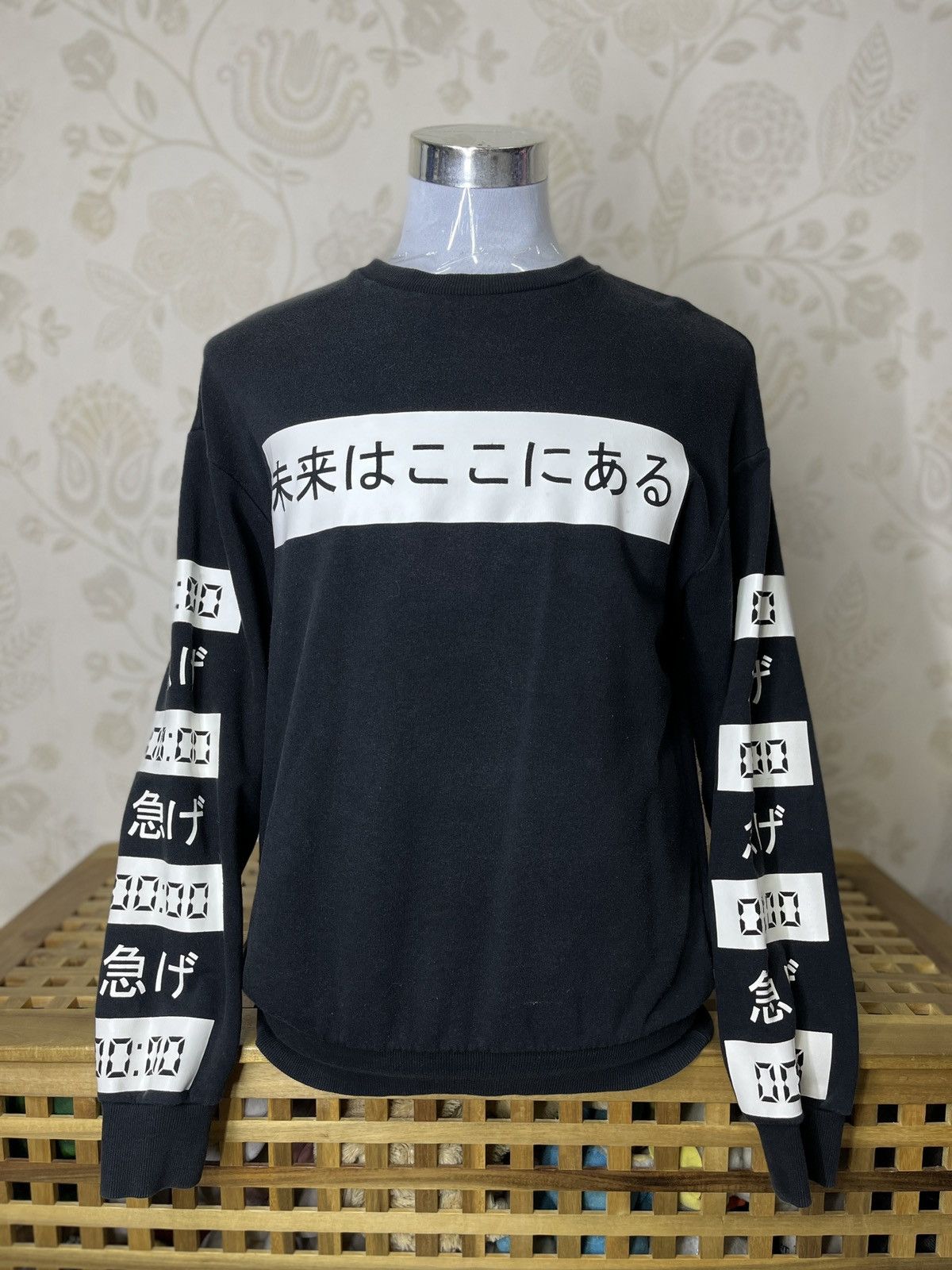 Divided × Japanese Brand Streetwear Sweatshirts Future Is Here Japanese Size US M / EU 48-50 / 2 - 1 Thumbnail