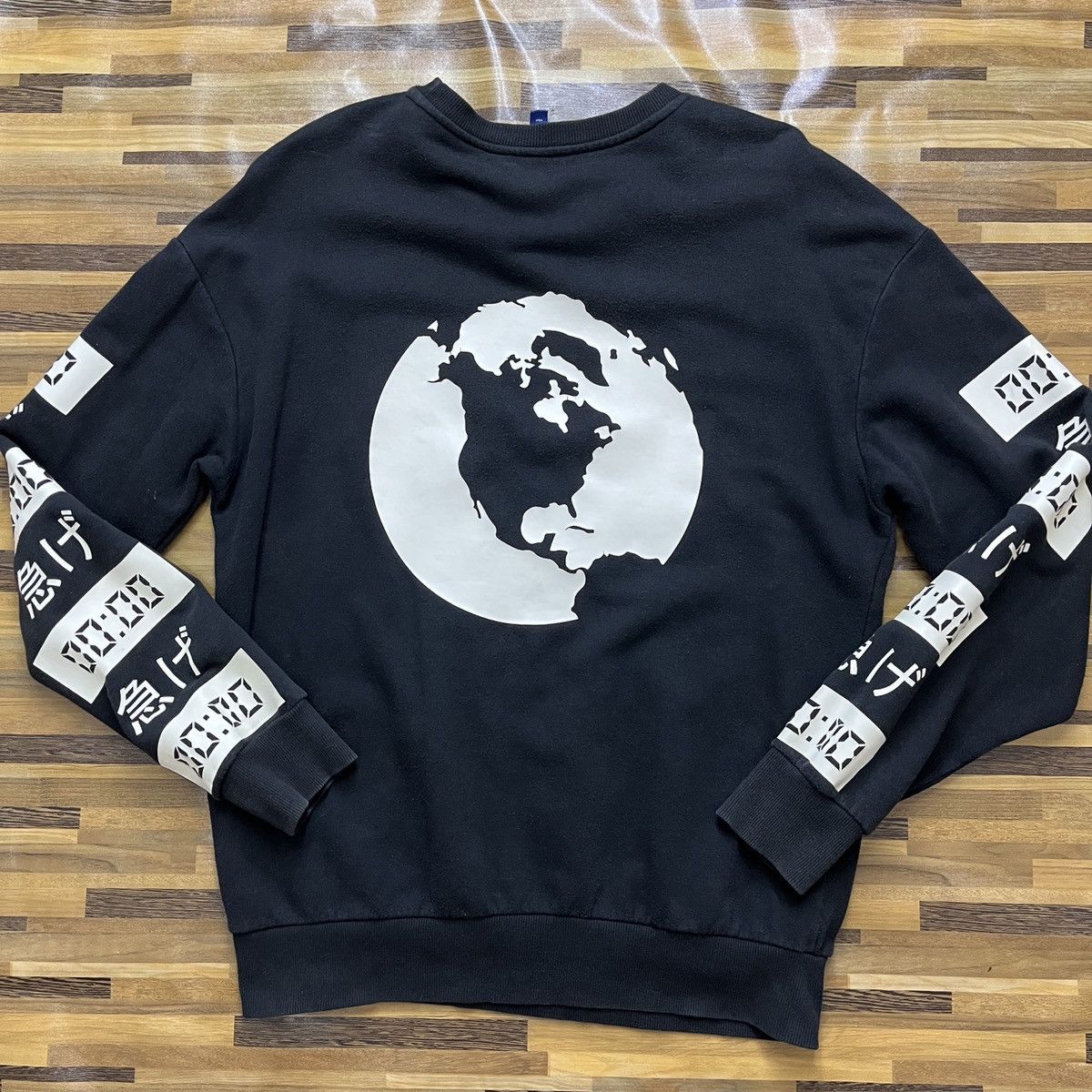 Divided × Japanese Brand Streetwear Sweatshirts Future Is Here Japanese Size US M / EU 48-50 / 2 - 14 Thumbnail