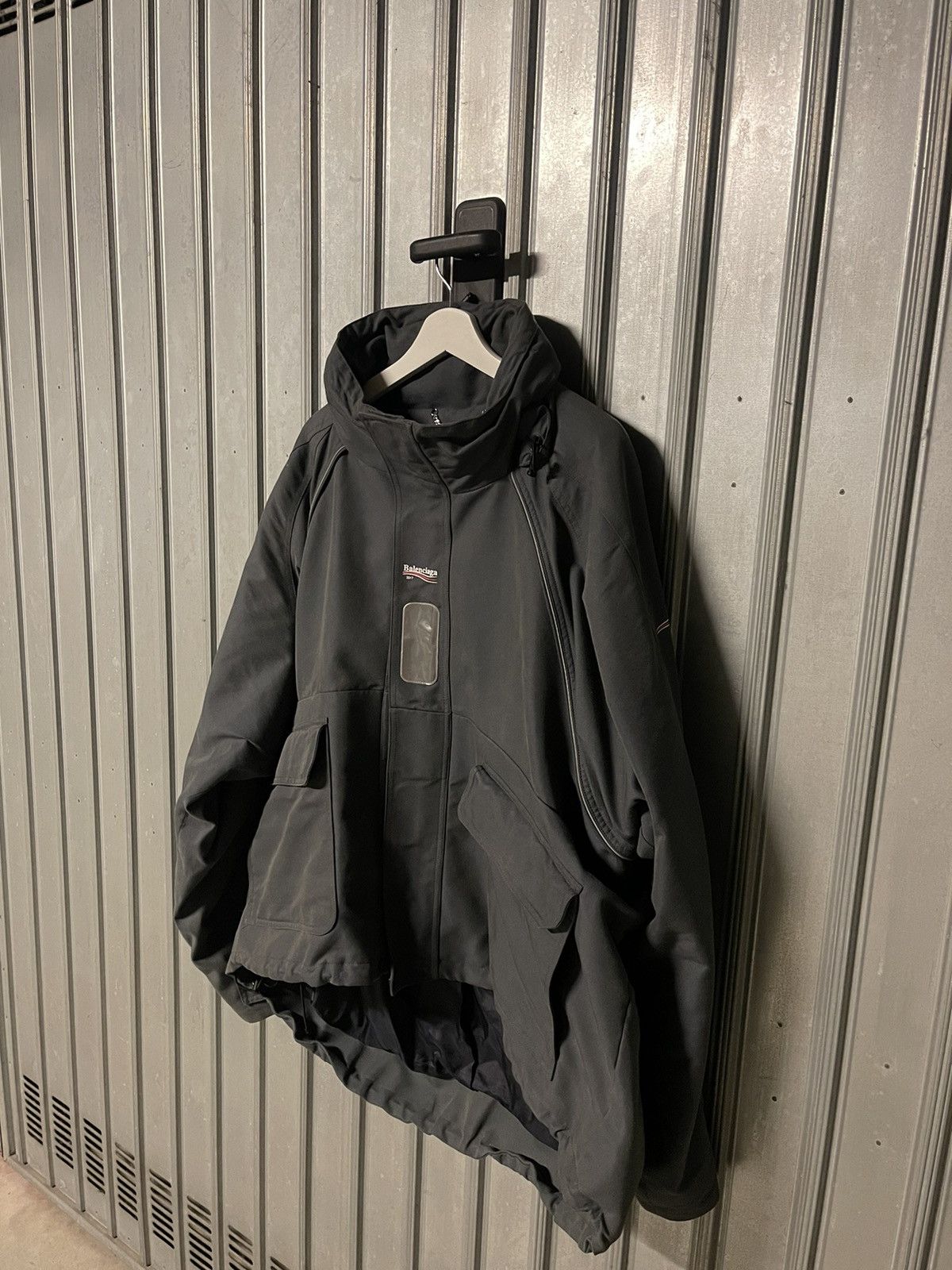 Balenciaga Balenciaga C Shaped Parka Size US M / EU 48-50 / 2 - 4 Thumbnail