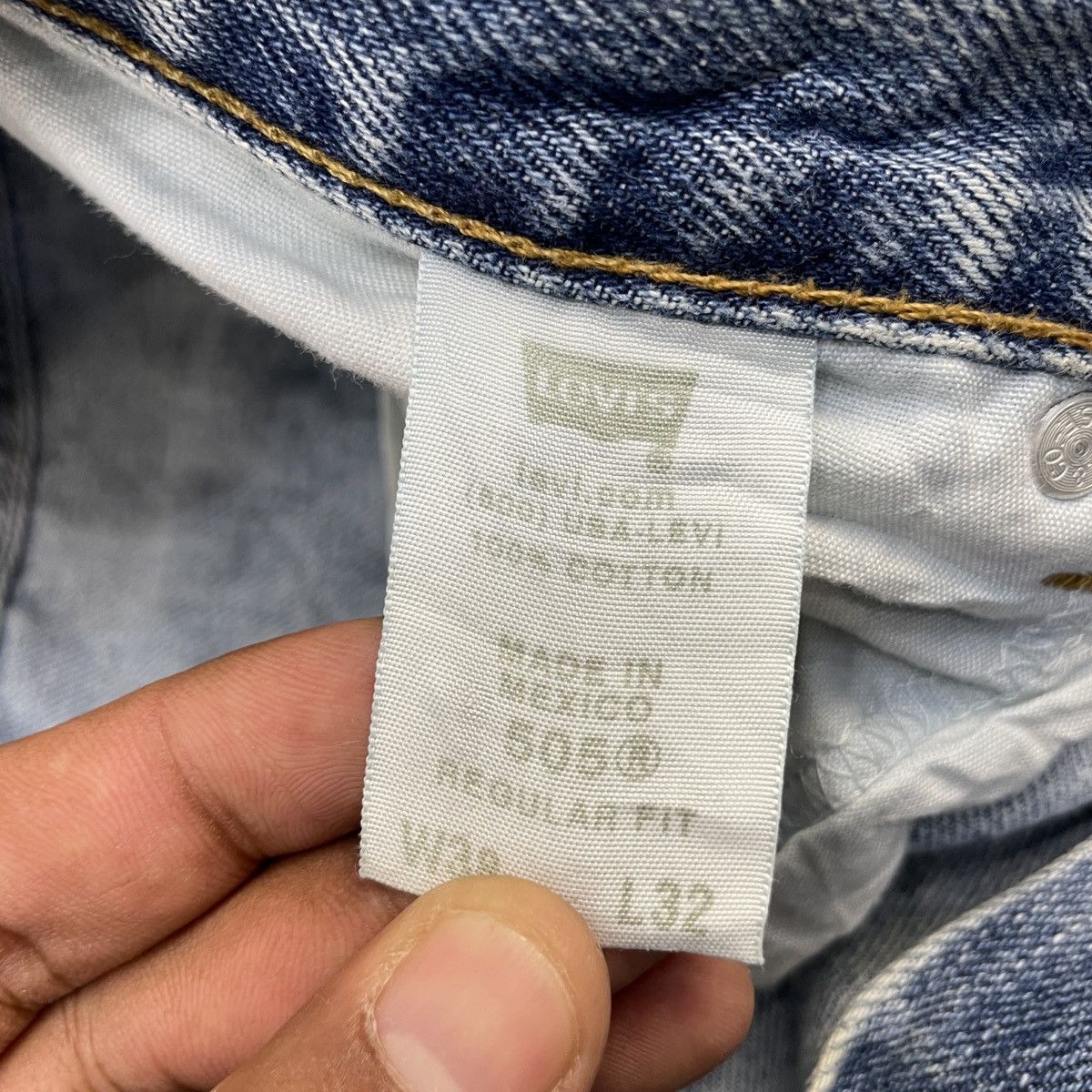 Levi's × Vintage Vintage Levi's 505 Faded Blue Jeans -wc113 Size US 38 / EU 54 - 6 Thumbnail