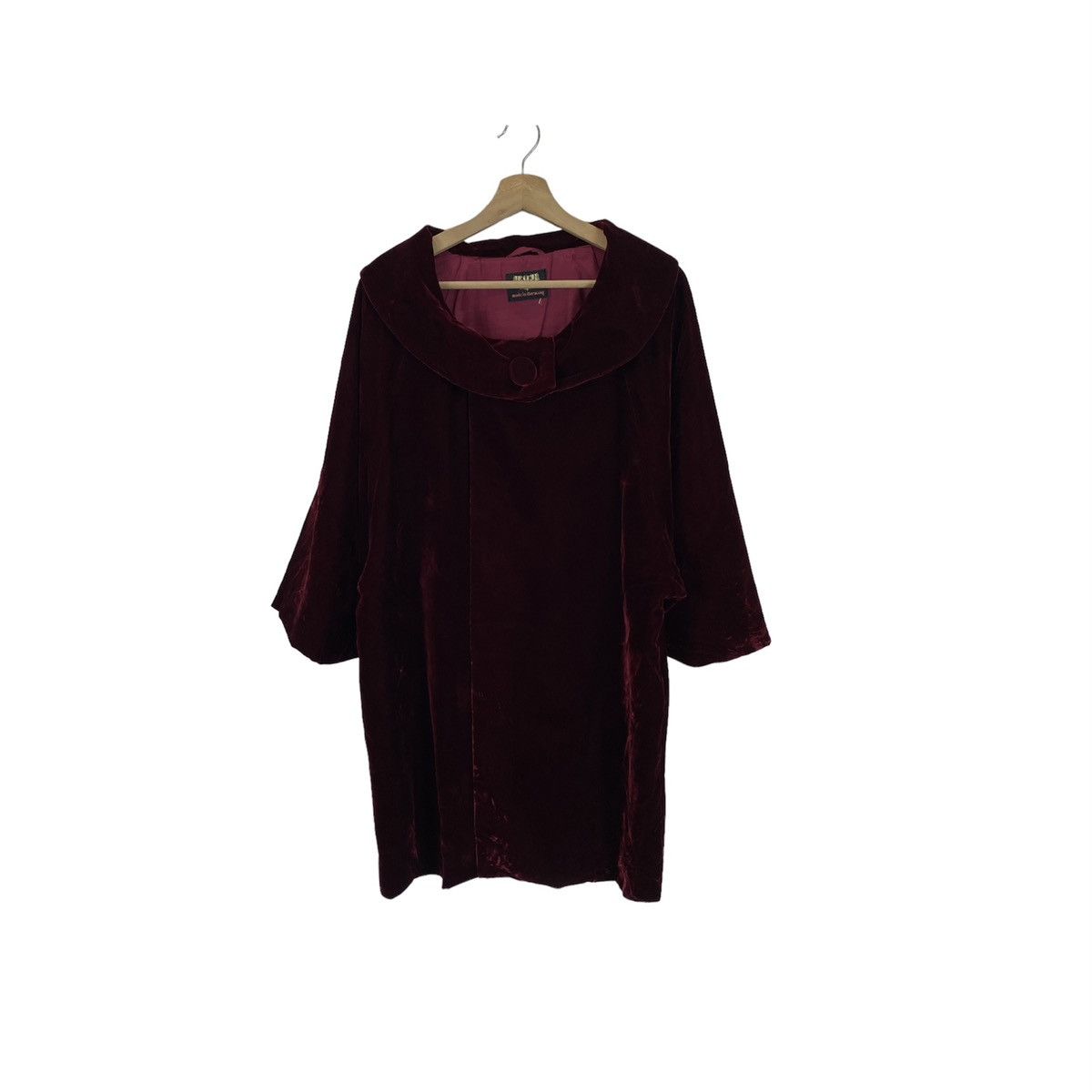 Designer Germany Red Velvet Gown Size M / US 6-8 / IT 42-44 - 1 Thumbnail