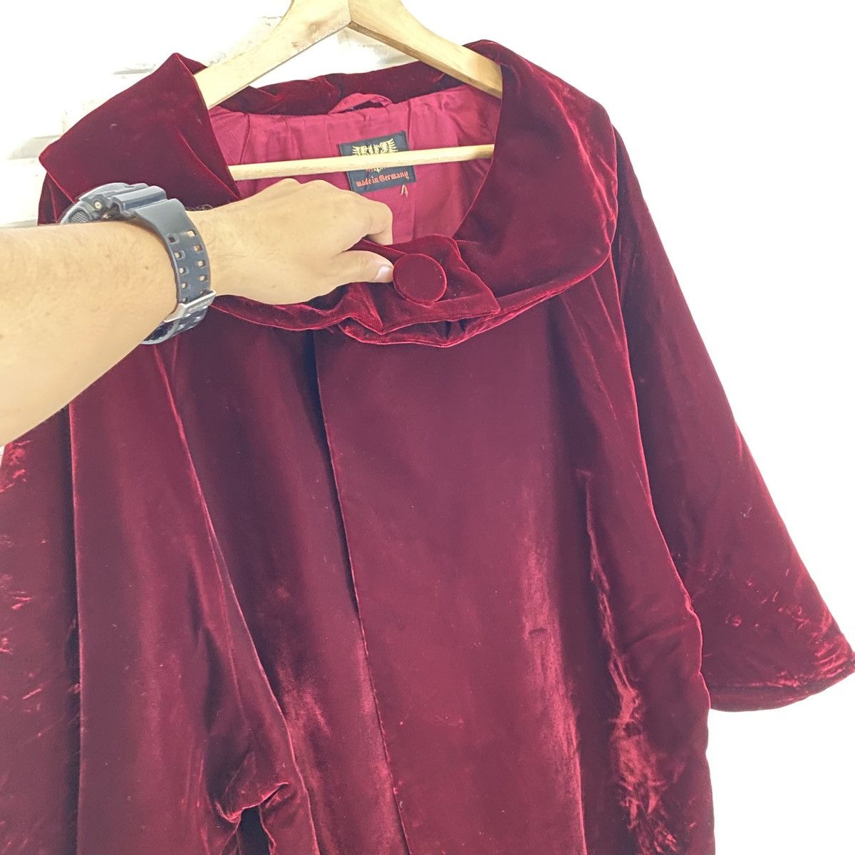 Designer Germany Red Velvet Gown Size M / US 6-8 / IT 42-44 - 9 Thumbnail