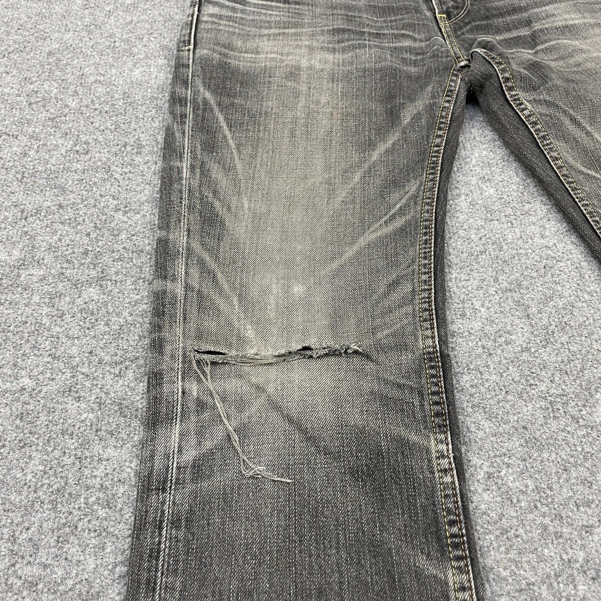 Levi's × Vintage Vintage Levi's 513 Kinny Leg Black Faded Jeans -wc121 Size US 34 / EU 50 - 9 Thumbnail