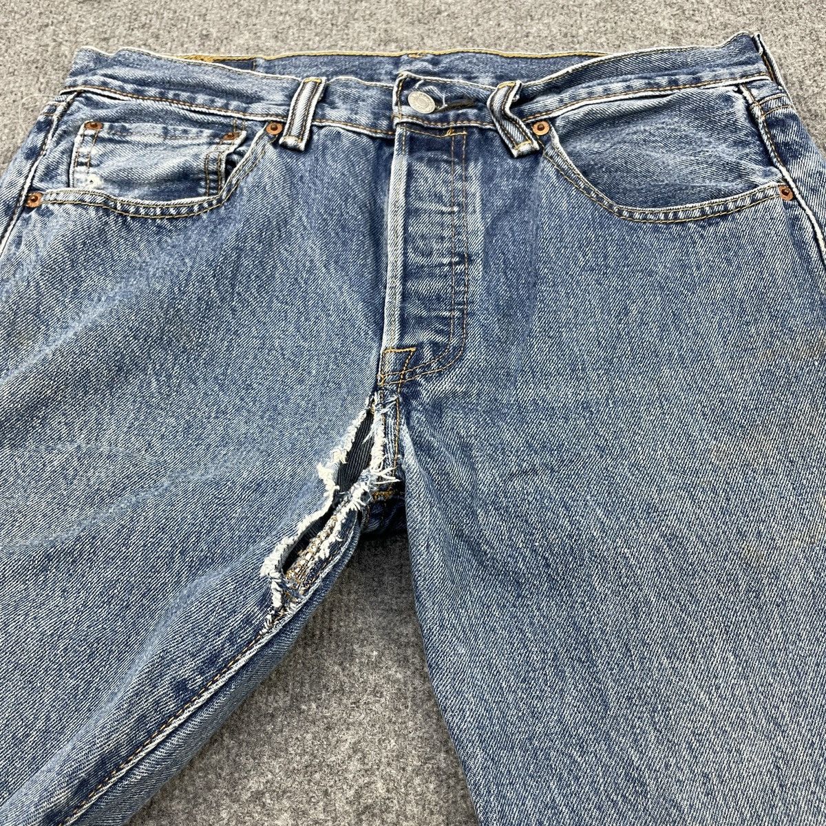 Levi's × Vintage Vintage Levi's Distressed 501 Faded Jeans -wc084 Size US 33 - 3 Thumbnail
