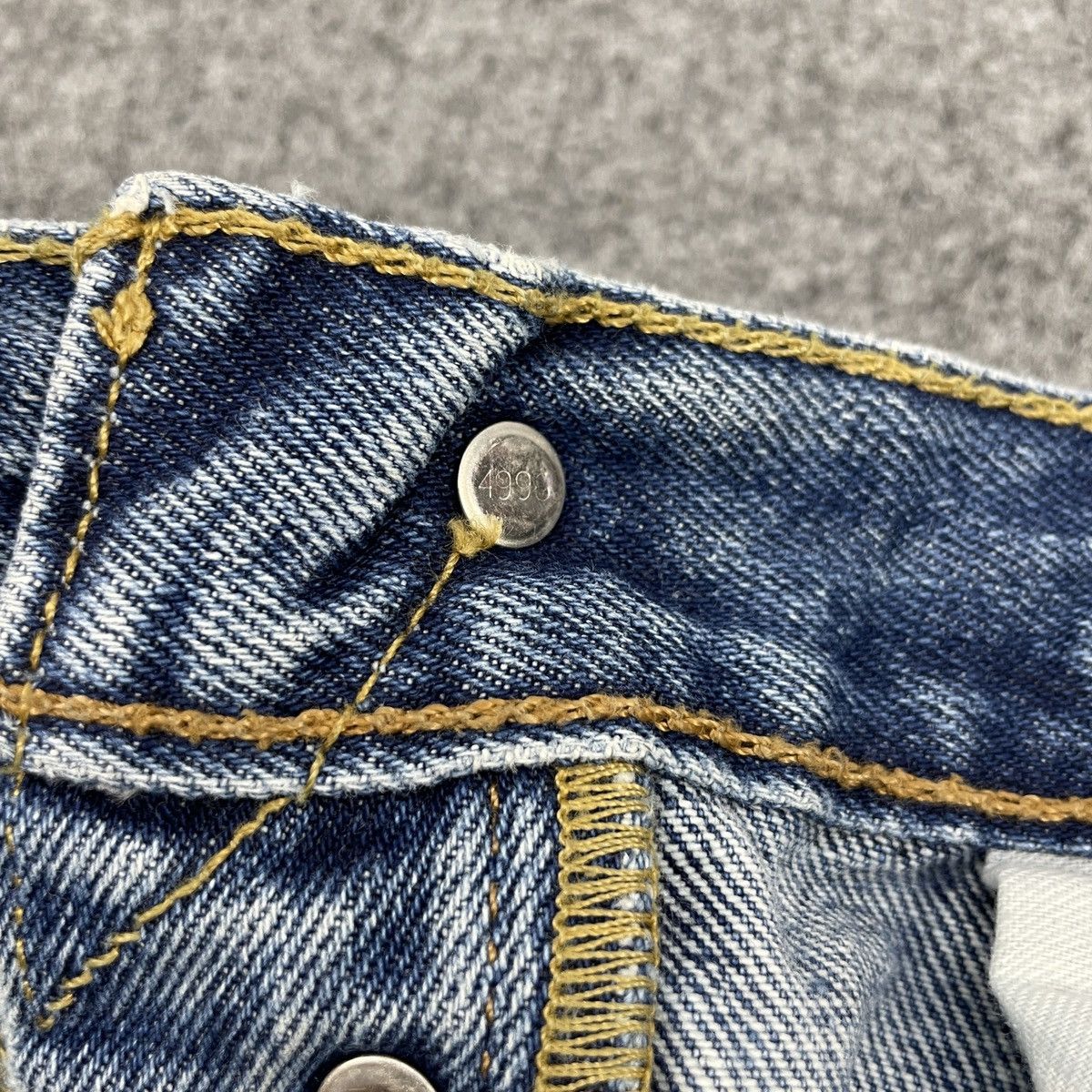 Levi's × Vintage Vintage Levi's Distressed 501 Faded Jeans -wc084 Size US 33 - 7 Thumbnail