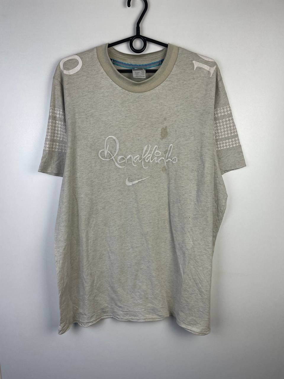 Vintage Nike Ronaldinho vintage t-shirt size L Size US L / EU 52-54 / 3 - 1 Thumbnail
