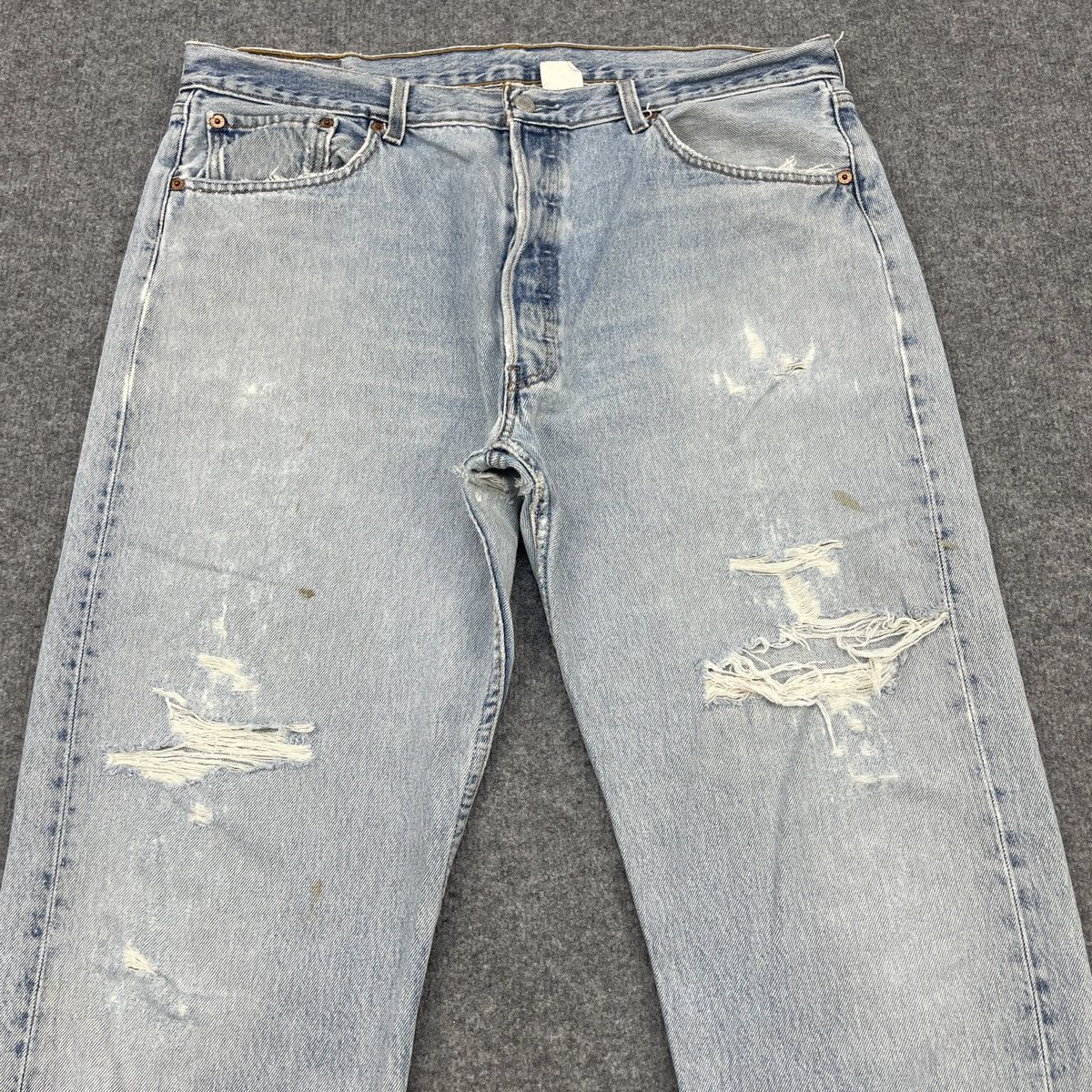 Levi's × Vintage Vintage Levi's 501 Distressed Blue Light Wash -wc Size US 36 / EU 52 - 3 Thumbnail