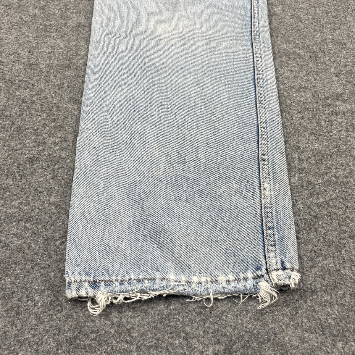 Levi's × Vintage Vintage Levi's 501 Distressed Blue Light Wash -wc Size US 36 / EU 52 - 11 Thumbnail