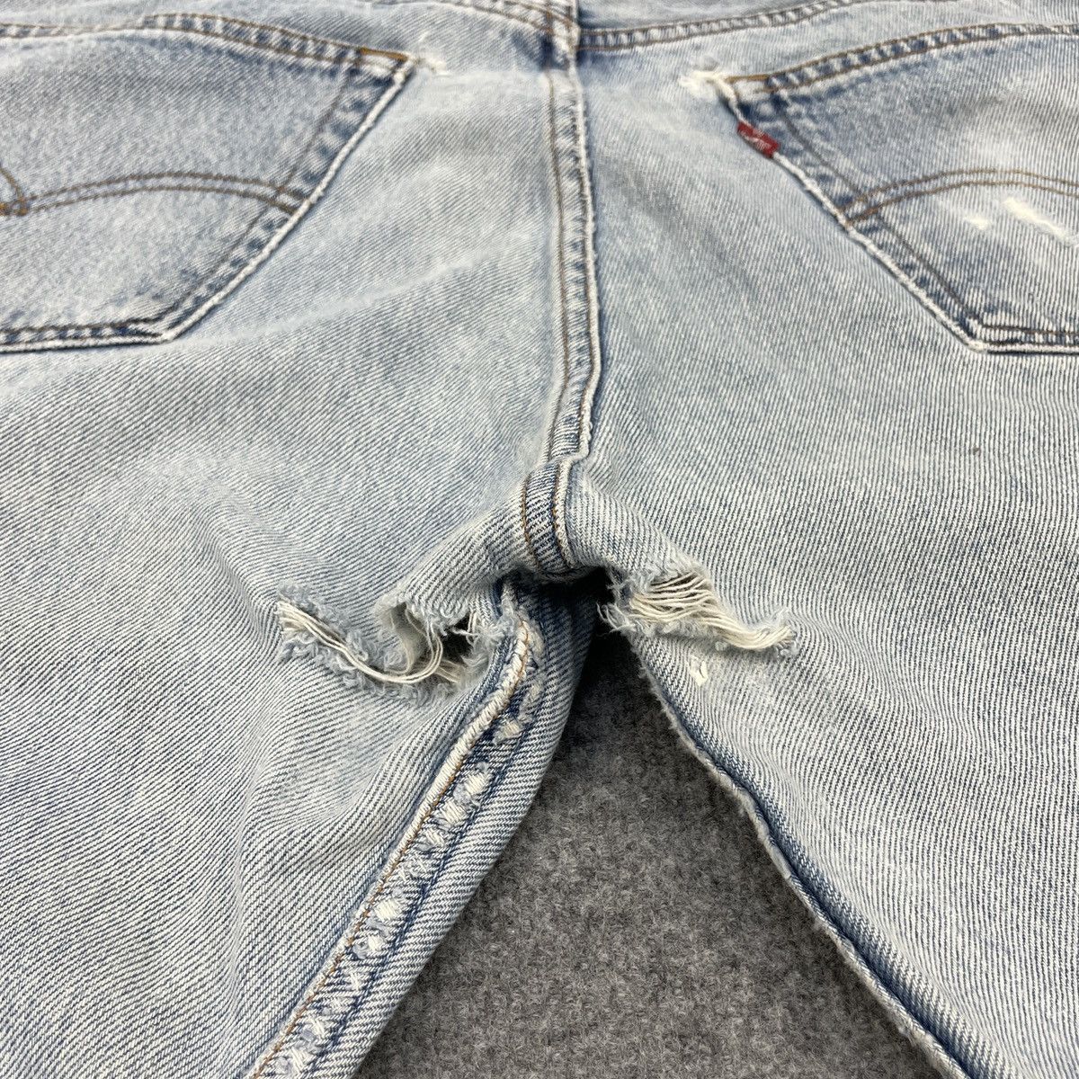 Levi's × Vintage Vintage Levi's 501 Distressed Blue Light Wash -wc Size US 36 / EU 52 - 7 Thumbnail