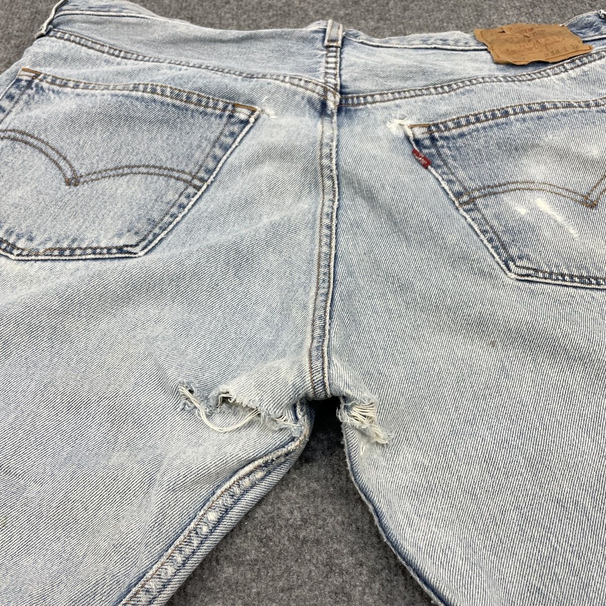 Levi's × Vintage Vintage Levi's 501 Distressed Blue Light Wash -wc Size US 36 / EU 52 - 5 Thumbnail