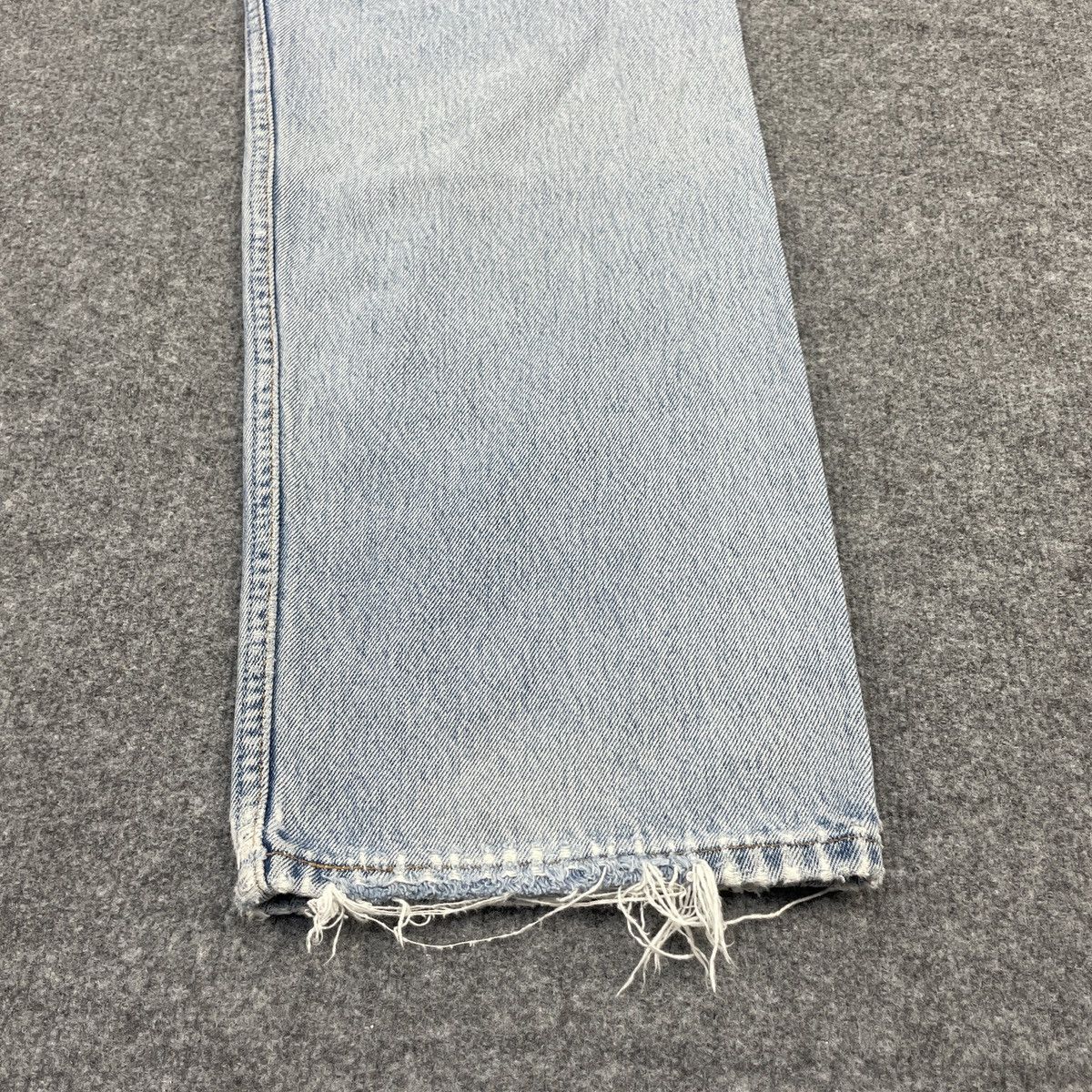Levi's × Vintage Vintage Levi's 501 Distressed Blue Light Wash -wc Size US 36 / EU 52 - 12 Thumbnail