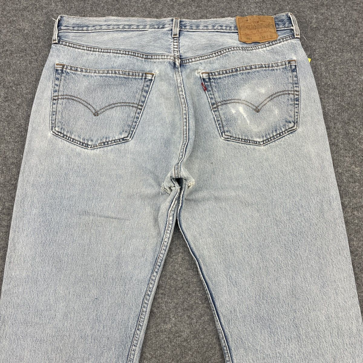 Levi's × Vintage Vintage Levi's 501 Distressed Blue Light Wash -wc Size US 36 / EU 52 - 4 Thumbnail