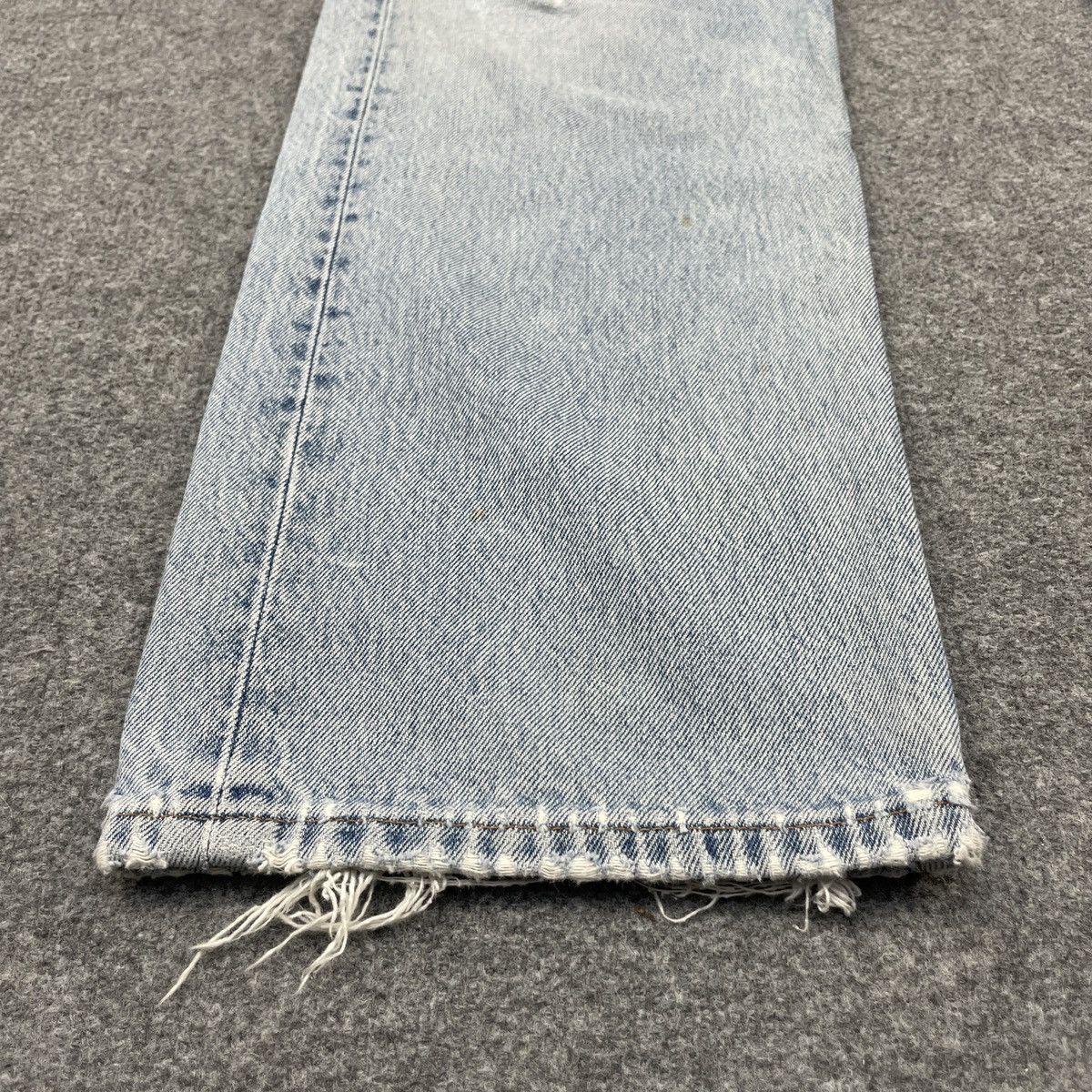 Levi's × Vintage Vintage Levi's 501 Distressed Blue Light Wash -wc Size US 36 / EU 52 - 8 Thumbnail