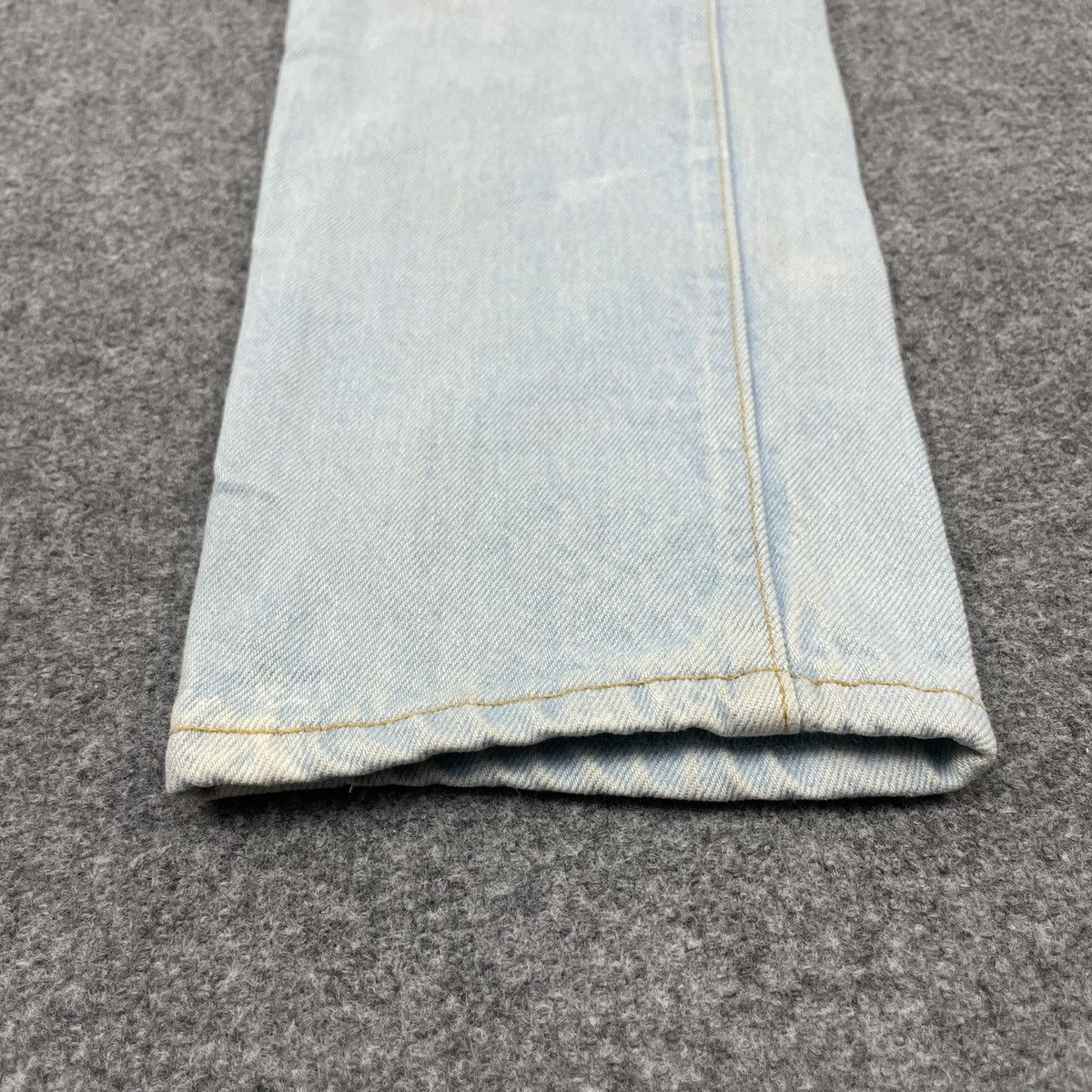 Levi's × Vintage Vintage Levi's 501 Faded Blue Light Wash -wc088 Size US 26 / EU 42 - 3 Thumbnail