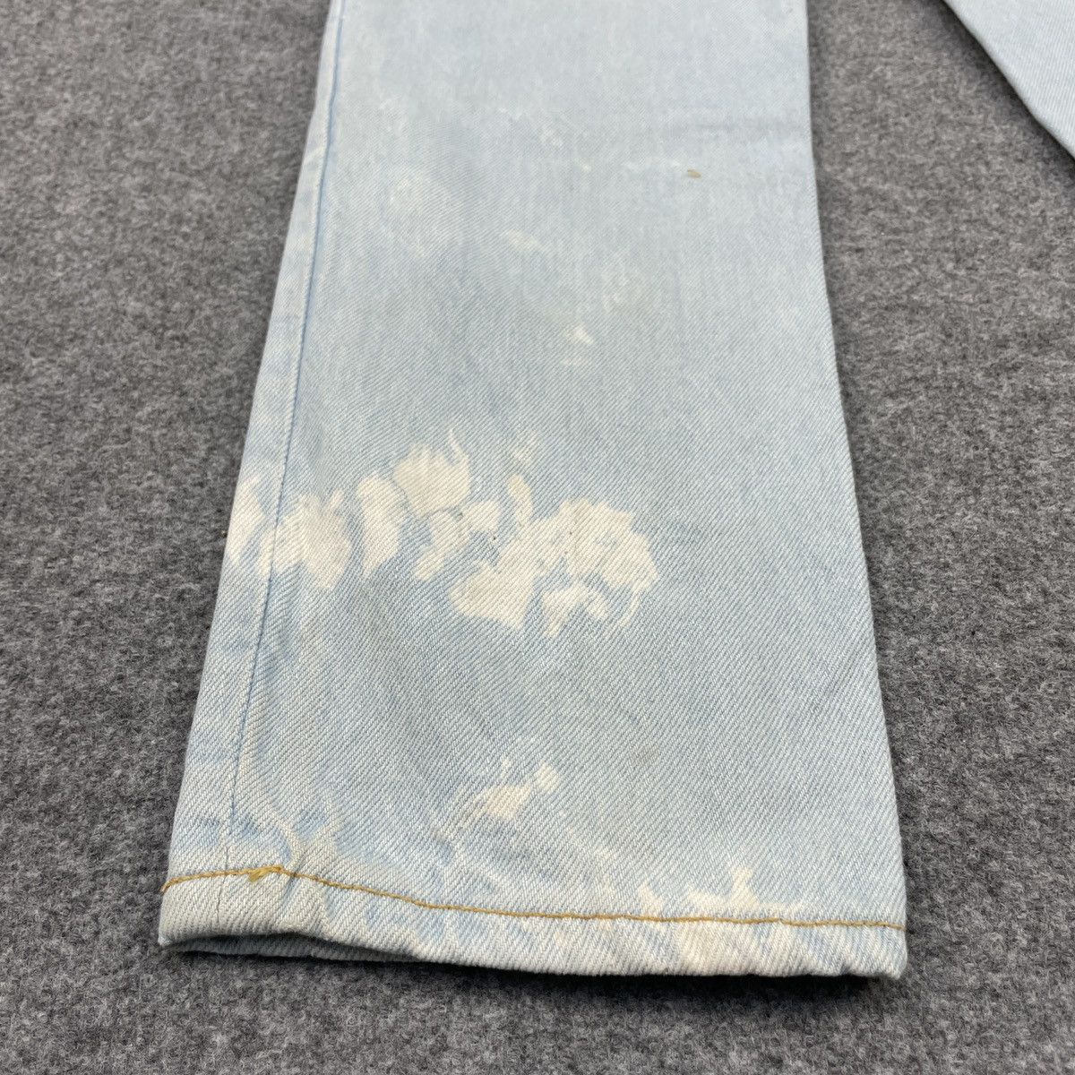 Levi's × Vintage Vintage Levi's 501 Faded Blue Light Wash -wc088 Size US 26 / EU 42 - 6 Thumbnail