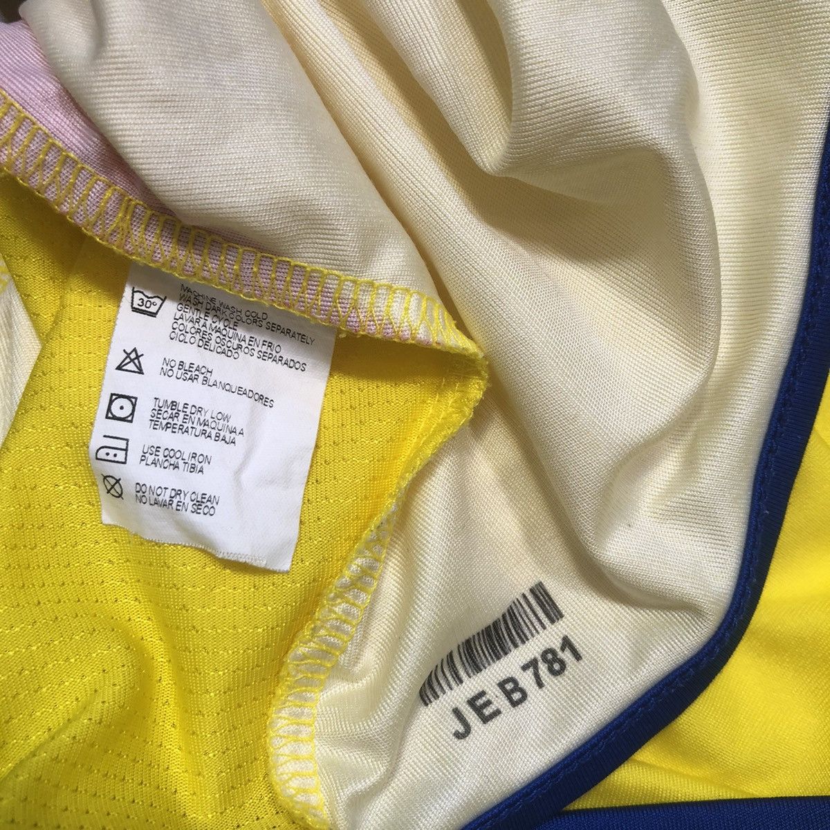 Other Ecuador 2006 World Cup home shirt Size US S / EU 44-46 / 1 - 7 Thumbnail