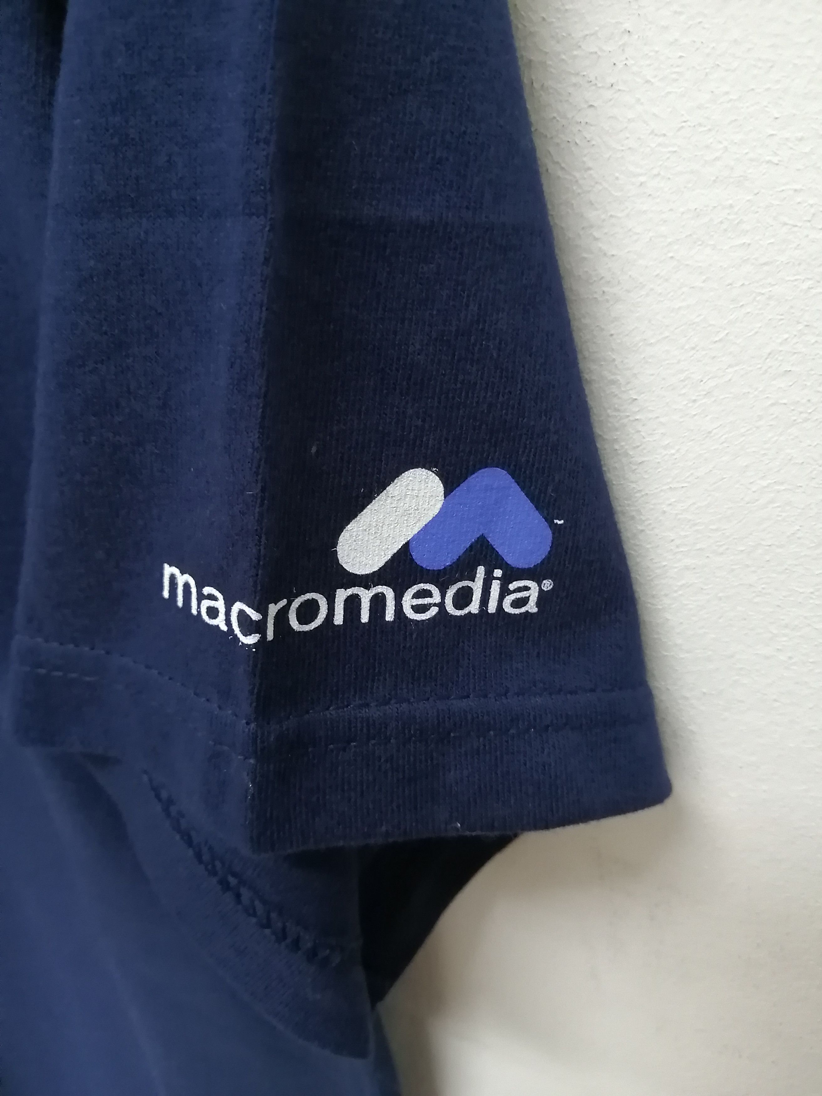Vintage Vintage Macromedia FIREWORKS Tshirt - Size L Size US L / EU 52-54 / 3 - 2 Thumbnail