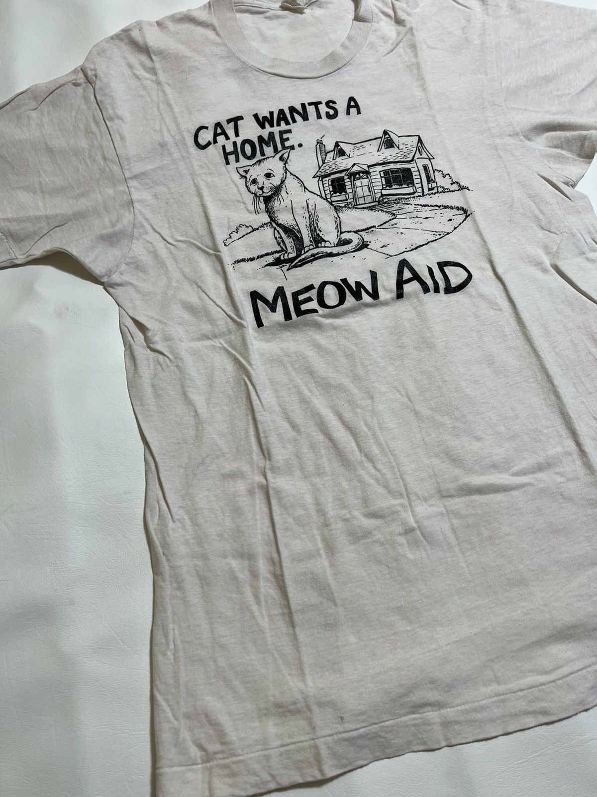Vintage ***FINAL DROP***RARE 80s FOTL “Meow Aid” humour shirt XL Size US XL / EU 56 / 4 - 10 Thumbnail