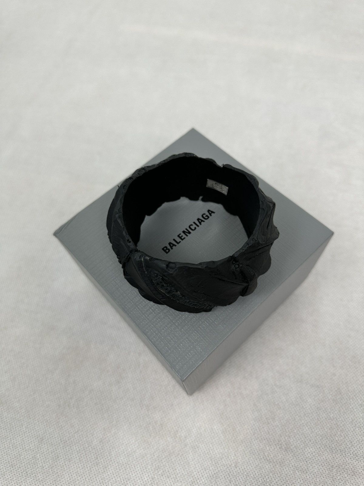 Balenciaga Balenciaga Runway Bracelet Distressed Rubber Tire Size ONE SIZE - 4 Thumbnail